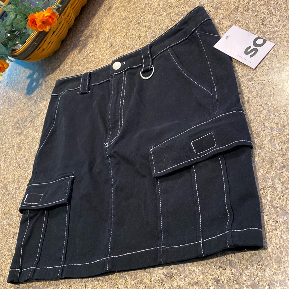 NWT SO Cargo Pocket Utility Skirt Size 7 Black